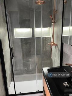Ensuite Off Of Master Bedroom