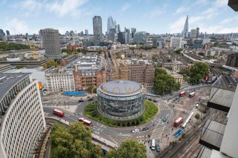 Casson Square, 007012 (6).jpg