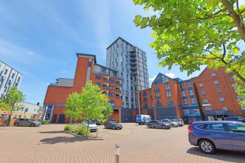 Studio flat on Key Street, Regatta Quay, £825/mo