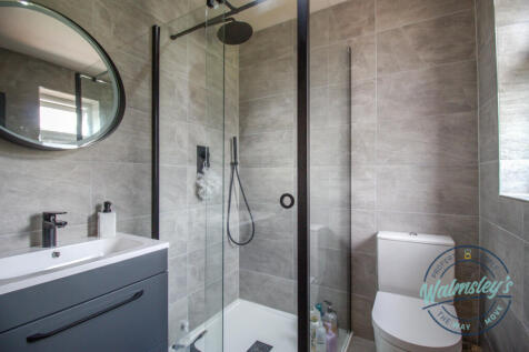 Ensuite to bedroom 2