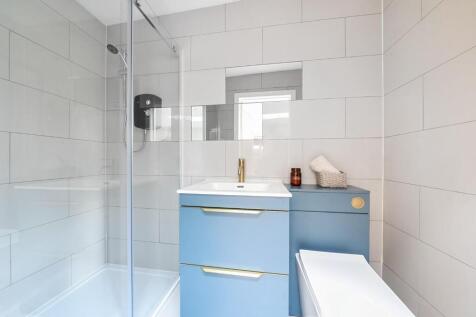 ANNEX SHOWER ROOM.jpg