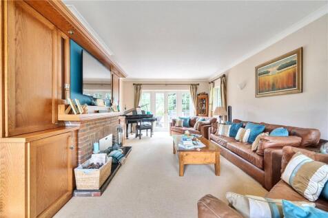 Kestrel Close, Ewshot, Farnham, GU10 photo 4