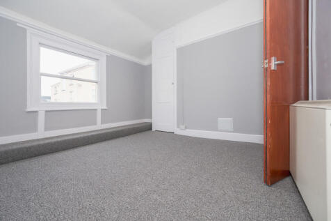 170 London Road South photo 4