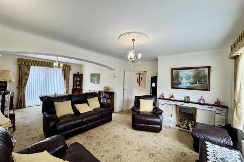 Lounge/ Dining room