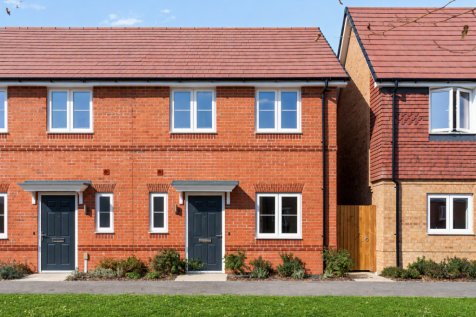 2-bed semi-detached on Munro Way, Didcot, £1,750/mo