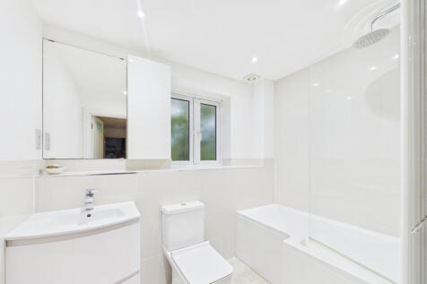 CAM02909G0-PR0507-STILL001