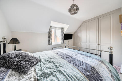 1349218-7-68bf103...