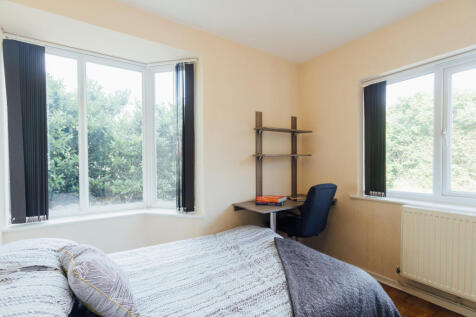 Holywell Drive, Loughborough photo 4