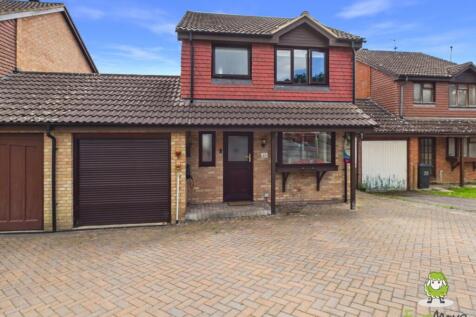 EweMove Estate Agents Basingstoke - Stockbridge Cl