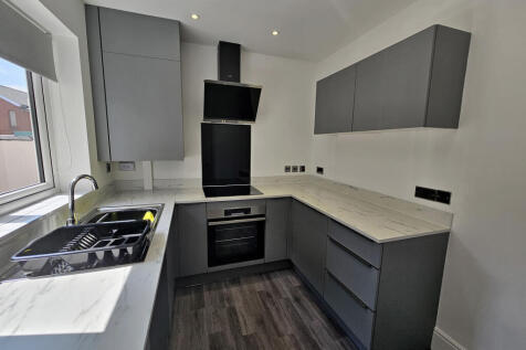 2-bed terraced on Brook Street, Northwich, Cheshire, CW9, £925/mo
