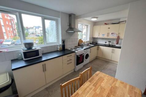 Room 5, St Marys Square, Newmarket photo 4