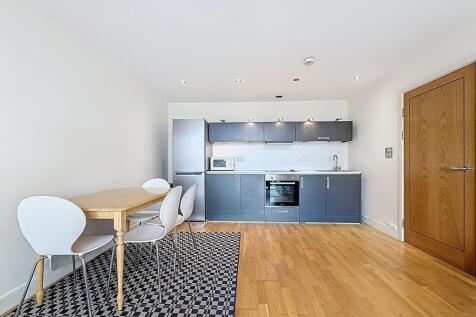 Kitchen/ Dining Area