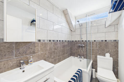 CAM05170G0-PR0382-STILL007