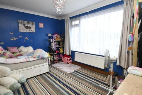 SITTING ROOM/BEDROOM