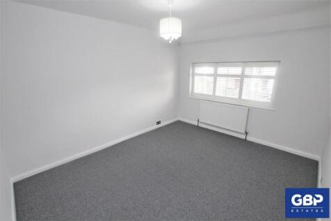 Bellhouse Road, Romford, RM7 photo 4