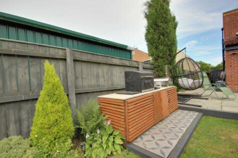 1 Garden Kitchen