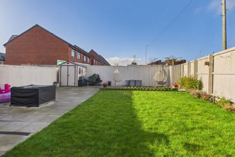 CAM03729G0-PR0199-STILL052