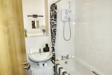 Wove Court - Bathroom