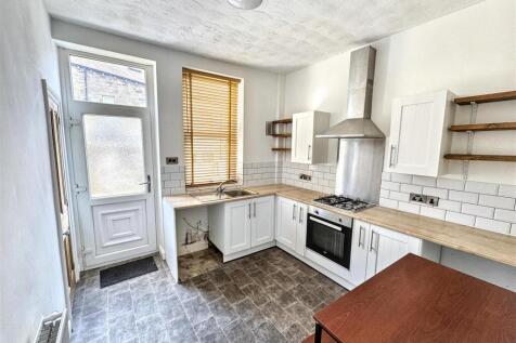 Edensor Road, Keighley, BD21 2LS photo 3