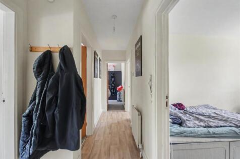 Hallway_2.jpeg