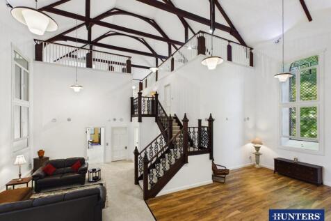 Living/Dining Areas