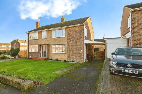 Gillingham, ME8 - property photo