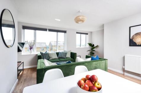 74 Marshfield Way, Bath, BA1 6HQ-6.jpg
