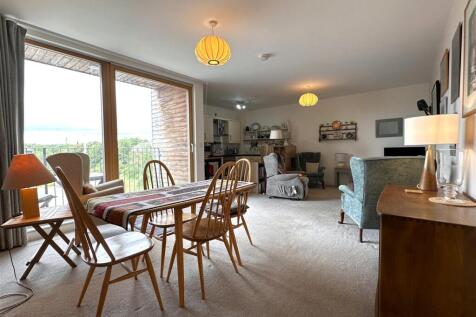 Generous Living Space 188