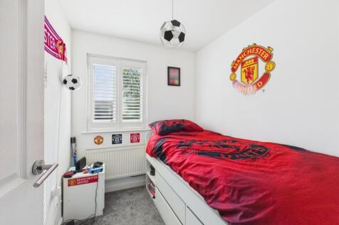 CAM03729G0-PR0041-STILL021