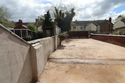 Rear patio.JPG