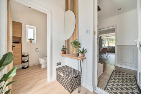 1336884-4-68a87dd...