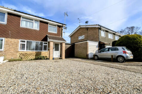 Bordon, GU35 - property photo