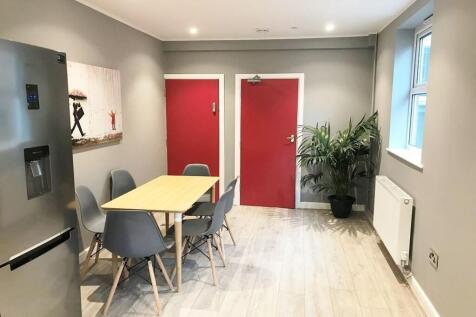 Communal Kitchen / Diner