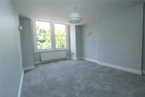 Leopold Road, Ealing Common, London, UK, W5 photo 3
