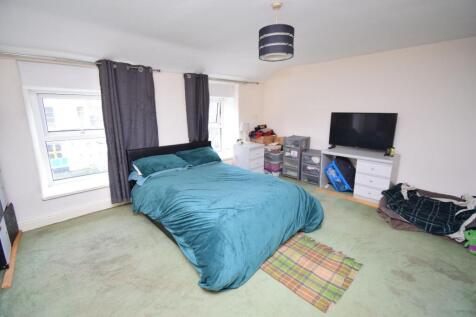 Bedroom 1.JPG