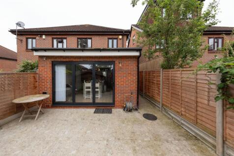 Elmcroft Avenue, E11