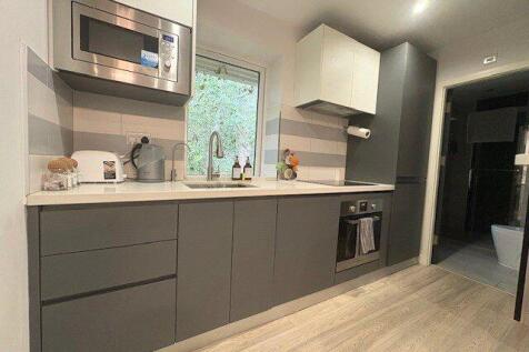 Unit 28 Wellington Business Park, Dukes Ride, Crowthorne, RG45 photo 3