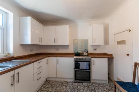 2 Burgess Place-002.jpg