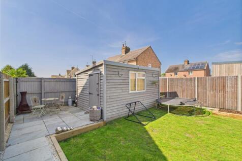 CAM01909G0-PR0330-STILL010