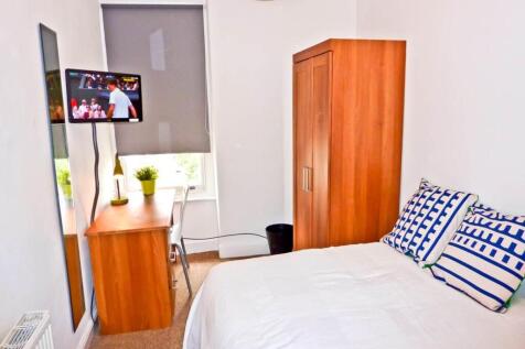 Bedroom 1, small double room, first floor front.jp