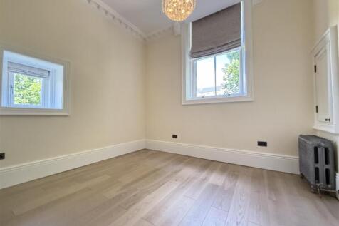 Arkangarthdale, Holywell Hall, Holywell Green, HX4 9AD photo 4
