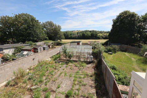 Overview of the garden and views beyond