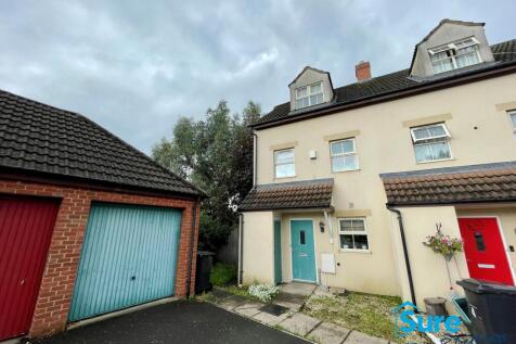 3-bed house on Lancaster Grove. GL4, £1,275/mo