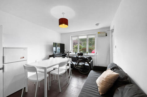 Sitting/Dining Room
