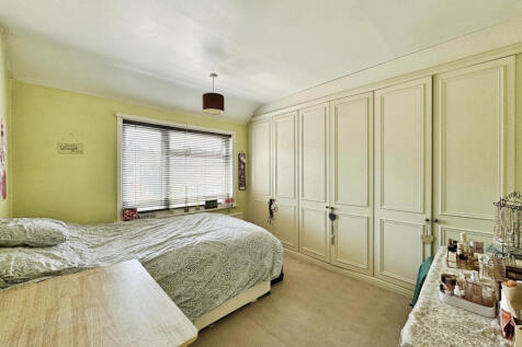 66, Crown Hills Avenue, LE5 4HE