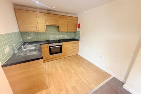 8 Sherborne Road, Yeovil, BA21 photo 3