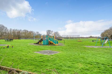 Playpark to rear of garden