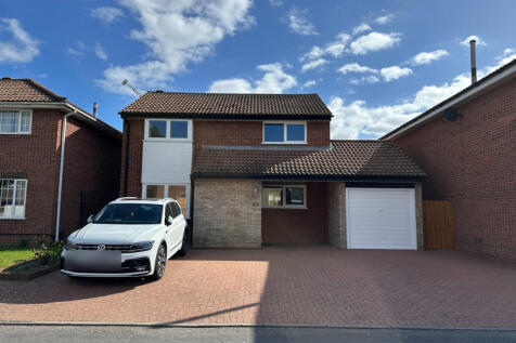 4 Bedroom Detached house