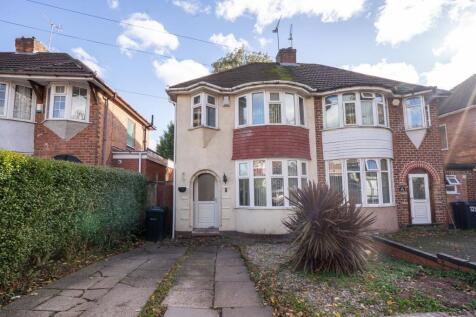 3-bed semi-detached on Garretts Green Lane, Birmingham, B26, £1,300/mo