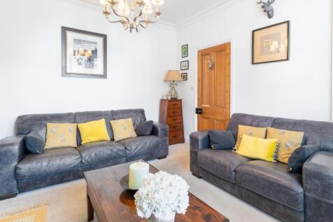 living room-2.jpg